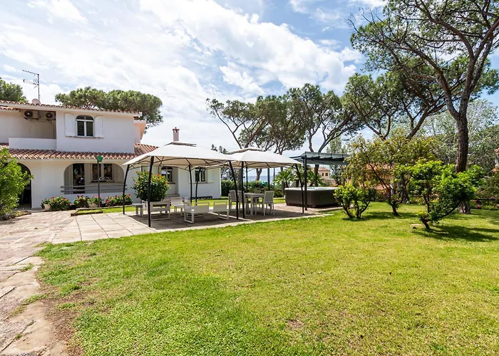 Beachfront Marina Вилла *