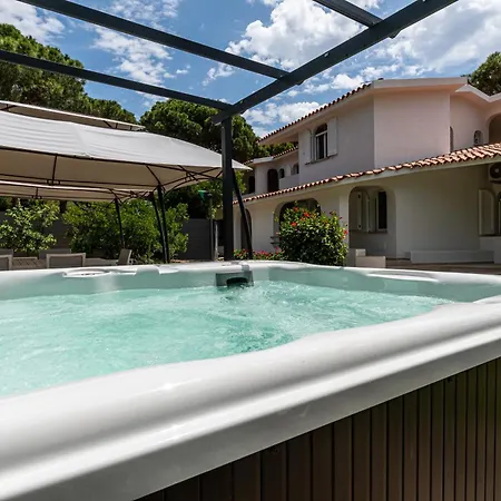 Beachfront Marina Villa *