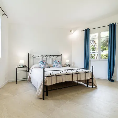 Villa Beachfront Marina Santa Margherita di Pula