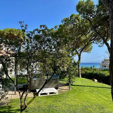 Beachfront Marina Villa *